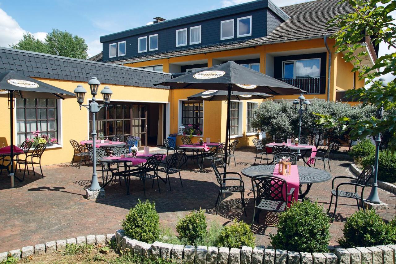 Avalon Hotelpark Koenigshof 코니그스루터암엘름 외부 사진